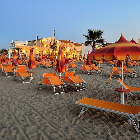 Hotel&Residence Cavalluccio Marino Rimini Esterno foto